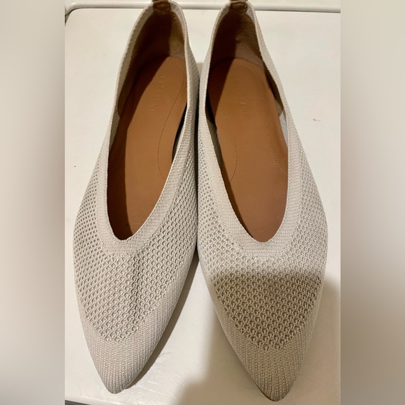 Everlane- The 40-Hour Flat in ReKnit - Picture 6 of 9